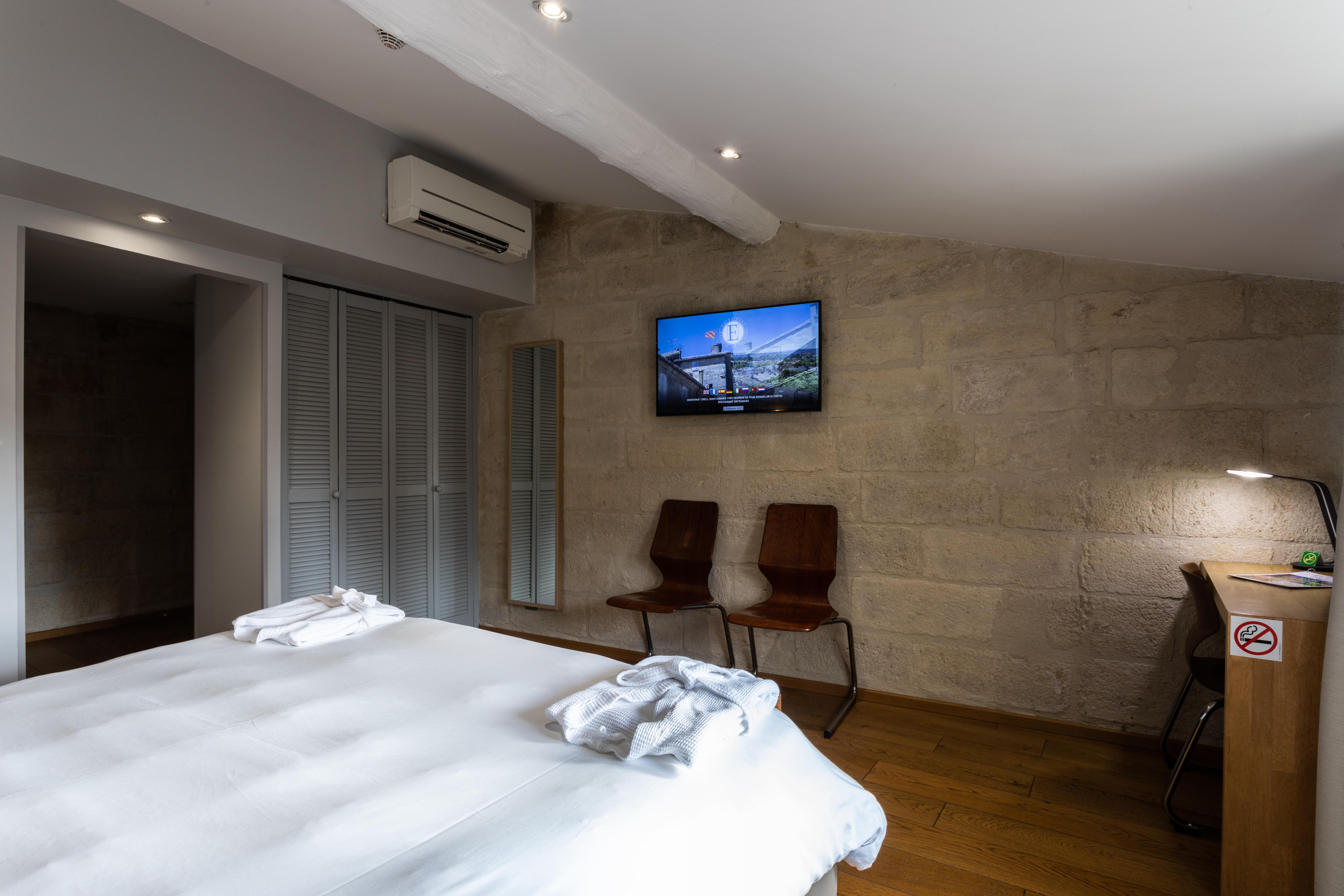Hotel Boutique Entraigues 4*